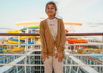 10 things I wish I'd done differently on my first cruise, from booking a better room to avoiding specialty restaurants