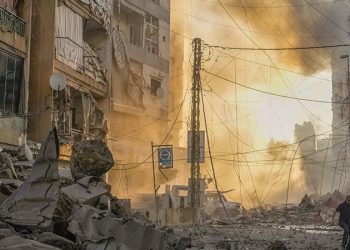 Israeli strike closes off road used by thousands to flee Lebanon