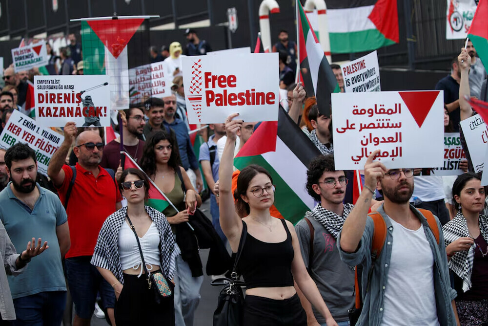  People demonstrate during a protest to express support for Palestinians in Gaza, ahead of the anniversary of the October 7th attack, amid the Israel-Hamas conflict, in Istanbul, Turkey, October 5, 2024. Photo: Reuters 