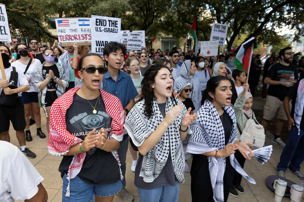  Pro-Palestinian protesters gather at City Hall as demonstrations start to mark one year since the ongoing conflict between Israel and Hamas began, in Austin, Texas, U.S., October 5, 2024. Photo: Reuters 
