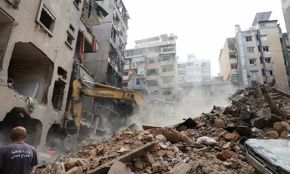  A machinery clears rubble at a site of an Israeli strike, amid ongoing hostilities between Hezbollah and Israeli forces, in Beirut, Lebanon, October 12, 2024. Photo: Reuters 