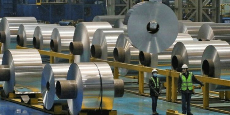 Aluminium falls on producer selling, uncertainty over China stimulus