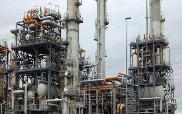 China’s refinery output fell 5.4pc last month - Business & Finance