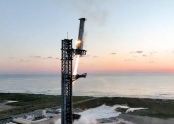 Elon Musk faces doubts about whether he can still deliver. Starship stuck the landing.