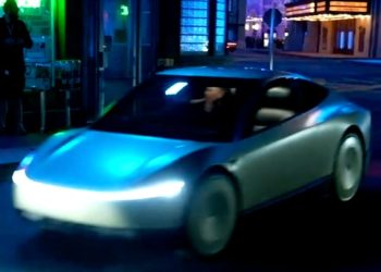 Elon Musk reveals Tesla's Robotaxi and Robovan
