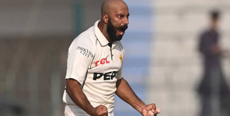 England Bowled Out for 291, Pakistan Lead by 75 Runs