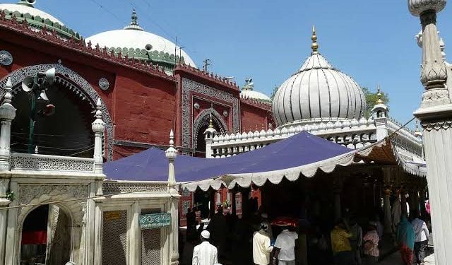 India Issues Visas to 82 Pakistani Pilgrims for Khwaja Nizamuddin Auliya’s Urs