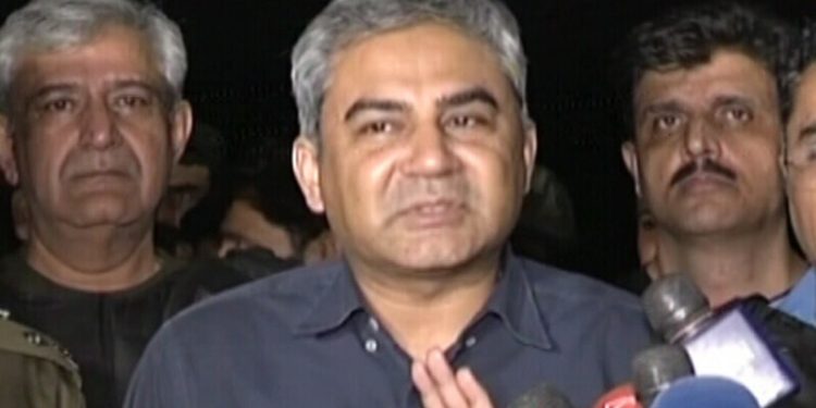 Interior minister vows strict action after day of clashes between Islamabad police, PTI protesters