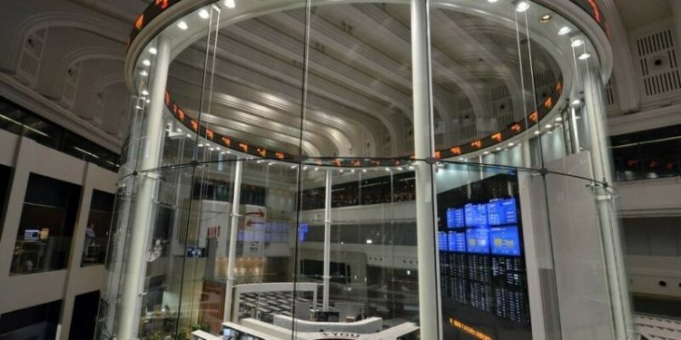 Japan’s Nikkei trades higher after robust US retail data