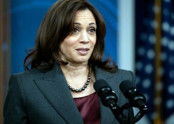 Kamala Harris drinks beer on late night TV