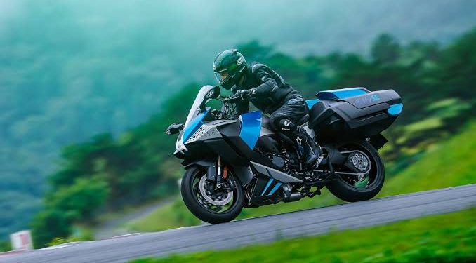 Kawasaki Rolls Out First Hydrogen-Powered Motorcycle
