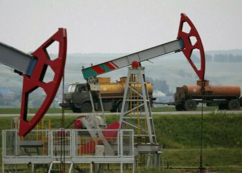 Libya’s east lifts oil production, export blockade