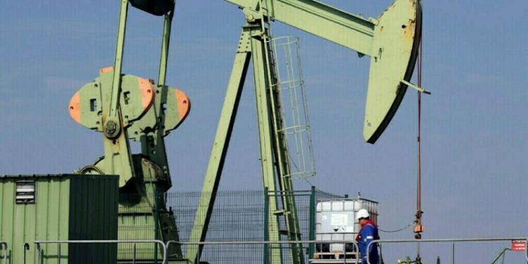 Oil prices extend gains on fears of wider Middle East conflict
