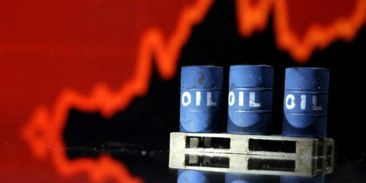 Oil retreats, but heads for weekly climb on potential Mideast supply disruption
