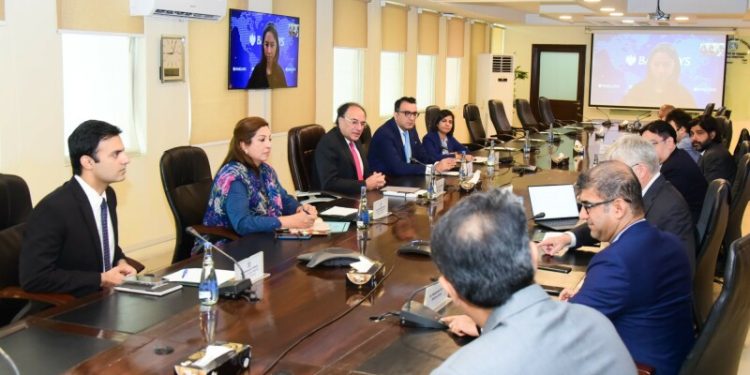 Pakistan will not lose focus on reforms, Aurangzeb tells foreign investors