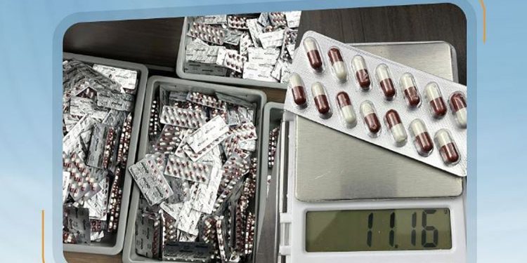 Sharjah foils bid to  smuggle 8.716kg of narcotics hidden inside lighting equipment