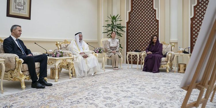 Sheikh Sultan meets team of global archaeology experts in Sharjah