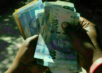 South African rand gains, focus on Middle East tension and US payrolls data