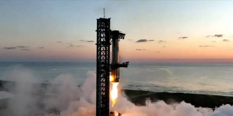 SpaceX Makes History by Capturing Starship Rocket’s Super Heavy Booster Mid-Air