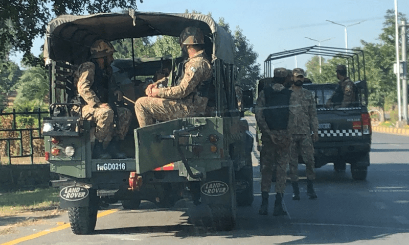  Pakistan Army stands guard near D-Chowk, Islamabad on Nov 26, 2024. — Photo by Umar Bacha 