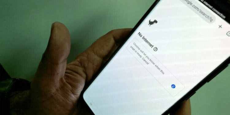 Business community leader assails curbs on Internet