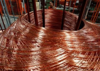 London copper ticks up but heads for worst week in four months