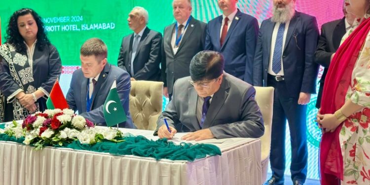 Pakistan, Belarus sign 8 MoUs to boost trade, cooperation