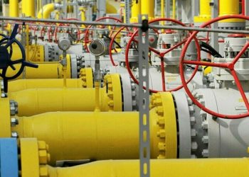 Russia cuts gas to Austria in payment dispute, keeps EU flows