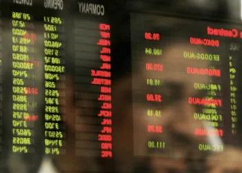 Stocks rebound, KSE-100 gains over 3,500 points in intra-day trading as PTI protest ends - Markets