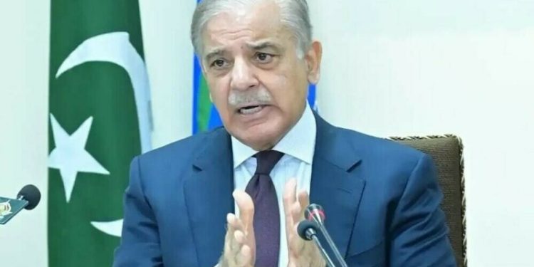 Sugar sector: PM orders crackdown on tax evaders, hoarders - Business & Finance