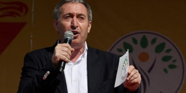 Turkiye replaces pro-Kurdish mayors with state officials