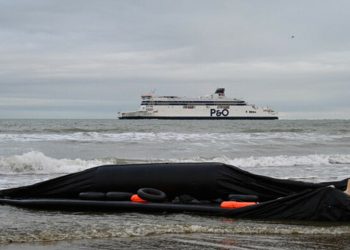 107 migrants rescued in Channel: French authorities