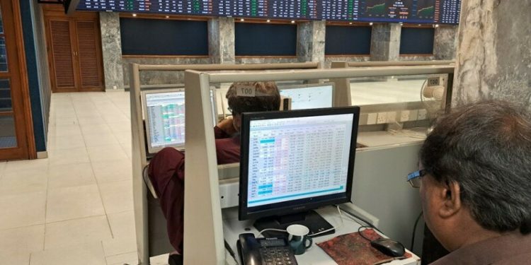 Historic high: KSE-100 settles above 116,000 on rate cut anticipation