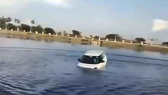 Car Trapped in Sea After Driver’s Failed Attempt to Drive Into Water