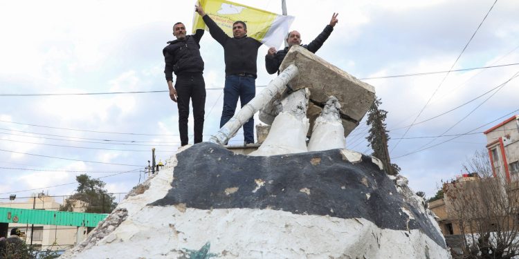 Ex-Syrian PM to supervise state bodies until transition, al-Julani says