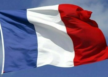 French bonds hold steady ahead of make-or-break vote