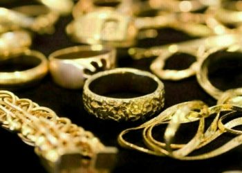 Gold price per tola increases Rs700 in Pakistan