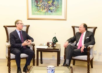 In meeting with IMF’s new representative, Aurangzeb reaffirms commitment to loan programme