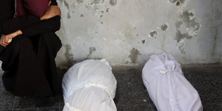 Israel attacks Gaza City amid attempts to reach ceasefire deal