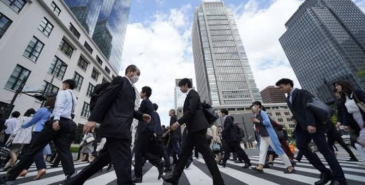 Japan Introduces 4-Day Work Week for Employees to Increase Birth Rate