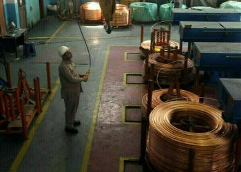 LME stocks data supports copper, but dollar dominates