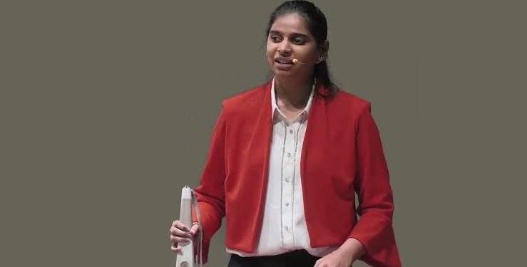 Laiba Ghanyani Makes History as IBA’s First Visually Impaired Graduate in 70 Years