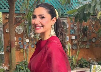 mahira wears white earrings with the look photo instagram