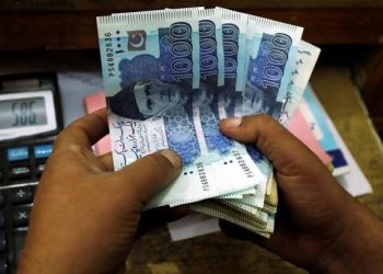 Salaried Class Pays Nearly Rs. 200 Billion in Taxes