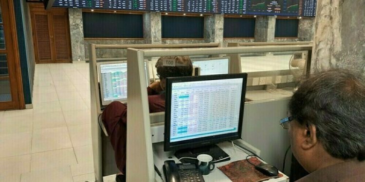 Selling continues at PSX, KSE-100 down over 1,500 points