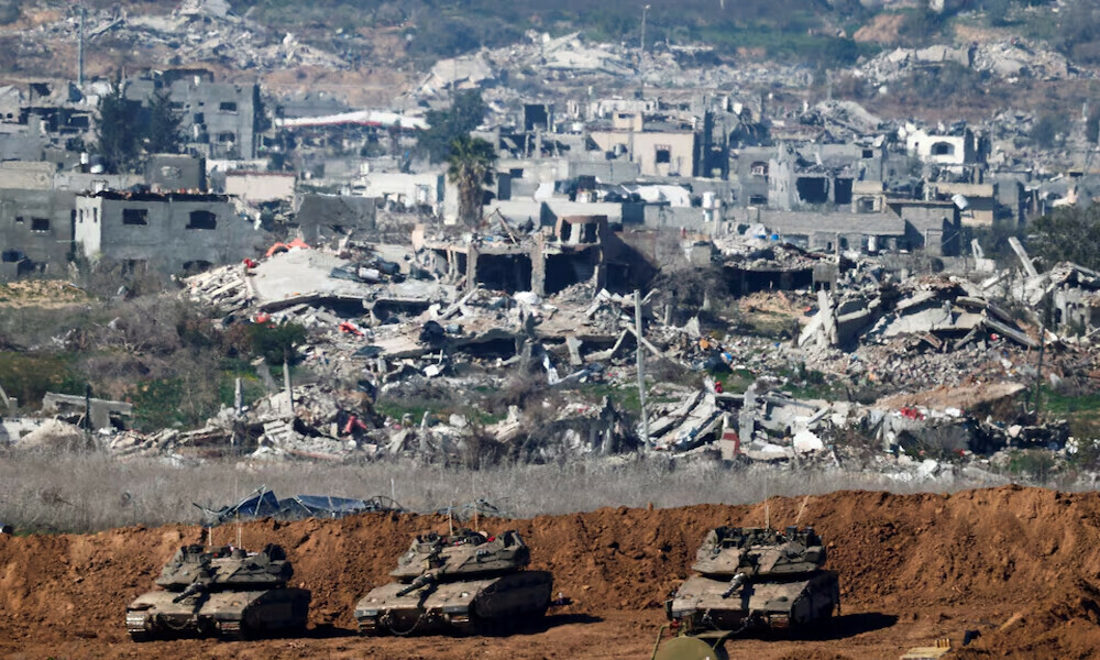  A view shows Israeli tanks near the border with Gaza, amid a ceasefire between Israel and Hamas, as seen from Israel. Photo: Reuters 