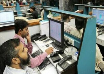 KSE-100 closes nearly 1,600 points lower on late-session selling