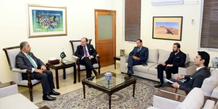 Eyeing stronger Pakistan-US ties, Aurangzeb advocates diaspora engagement