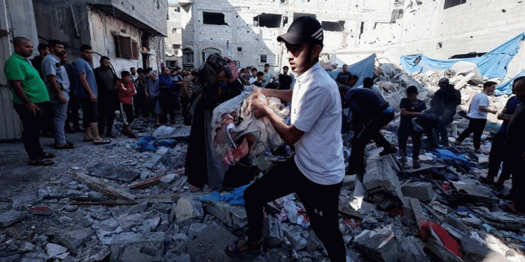 Gazans begin searching for people under rubble on day two of ceasefire