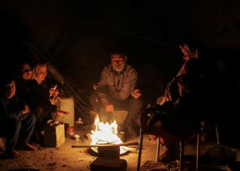 Gazans ready tent camps for families returning to north after ceasefire